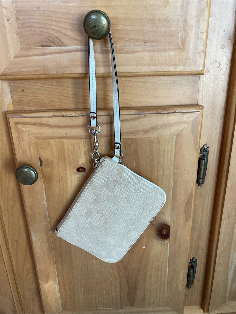 Coach Beige Signature Canvas Wristlet with Yellow Tag - Picture 3 of 6